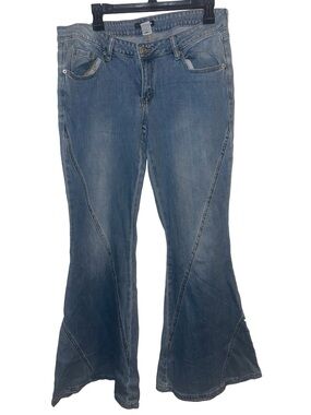 Fashion Nova Light Blue Flare Low Rise Jeans - Size 11 / Large